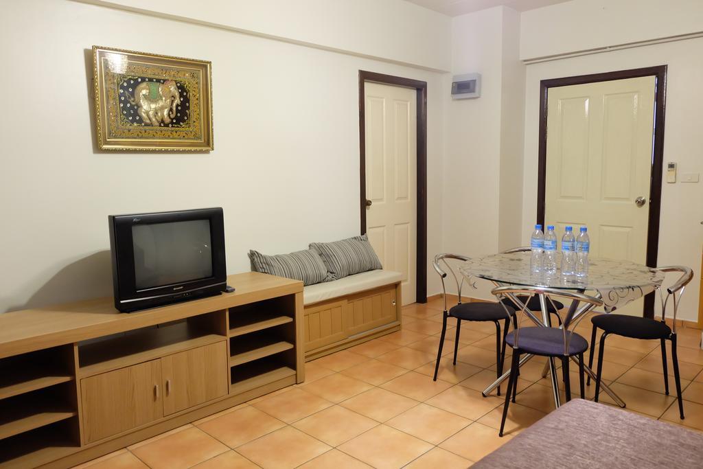 Lomsabai Apartments Bangsaen Exterior foto