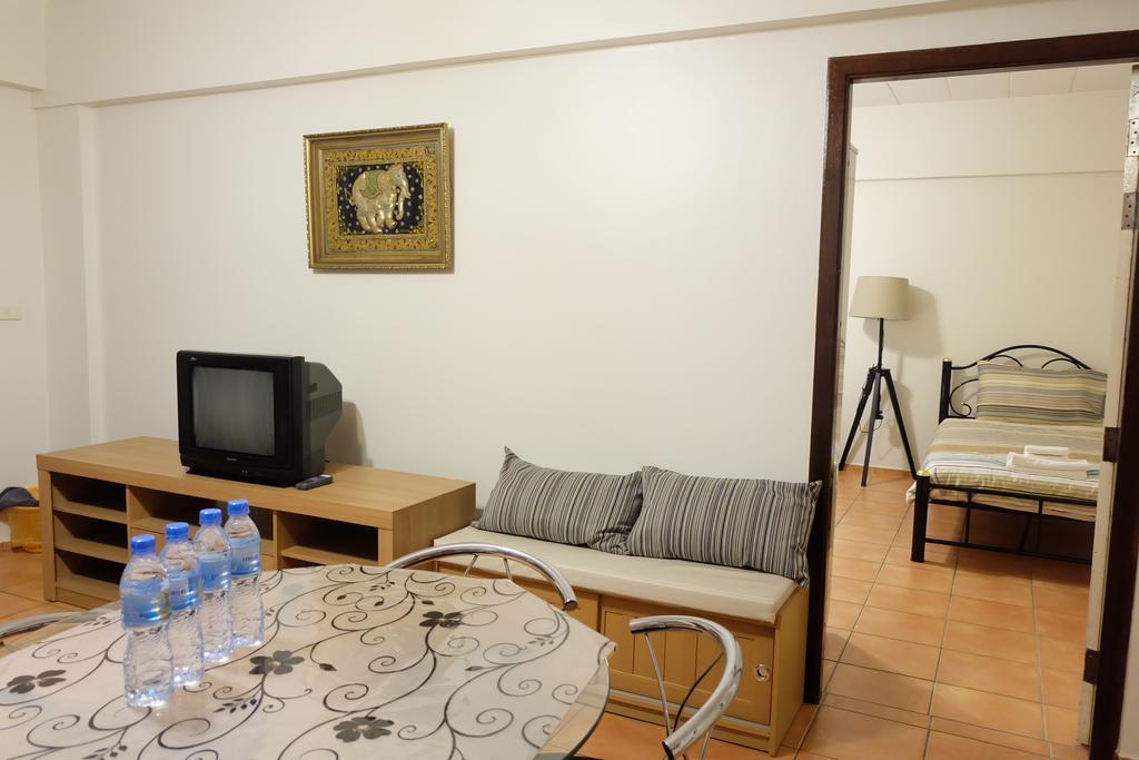 Lomsabai Apartments Bangsaen Exterior foto
