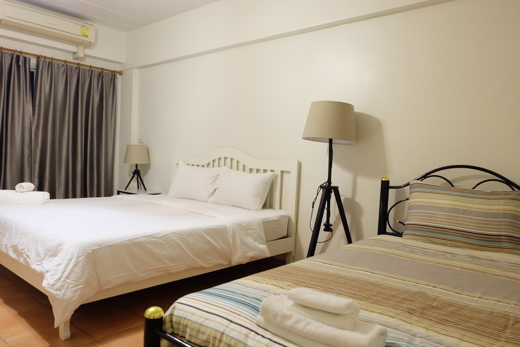 Lomsabai Apartments Bangsaen Exterior foto