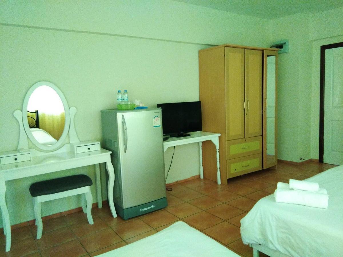 Lomsabai Apartments Bangsaen Exterior foto
