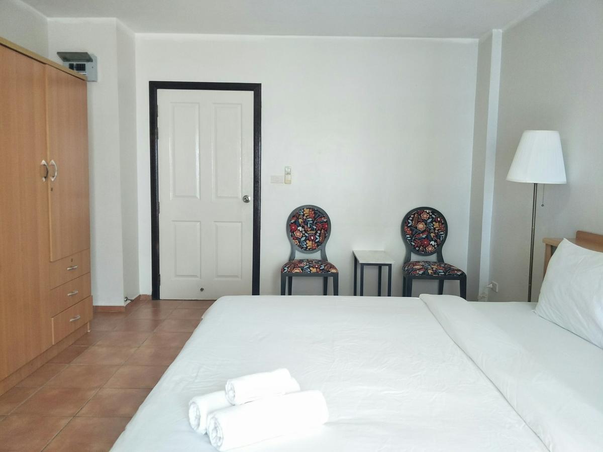 Lomsabai Apartments Bangsaen Exterior foto