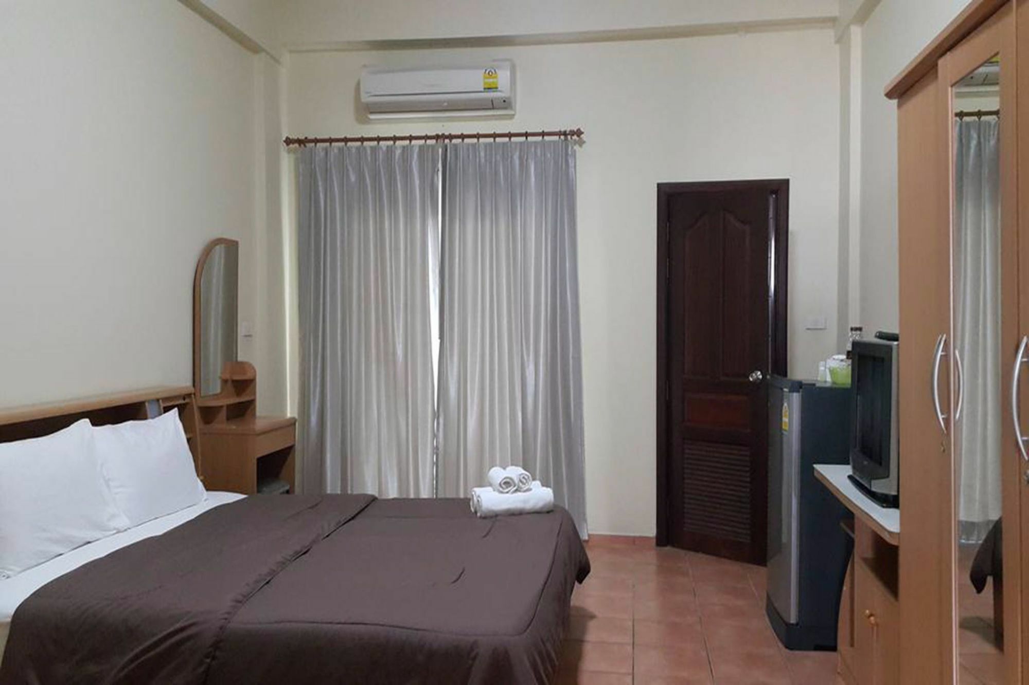 Lomsabai Apartments Bangsaen Exterior foto